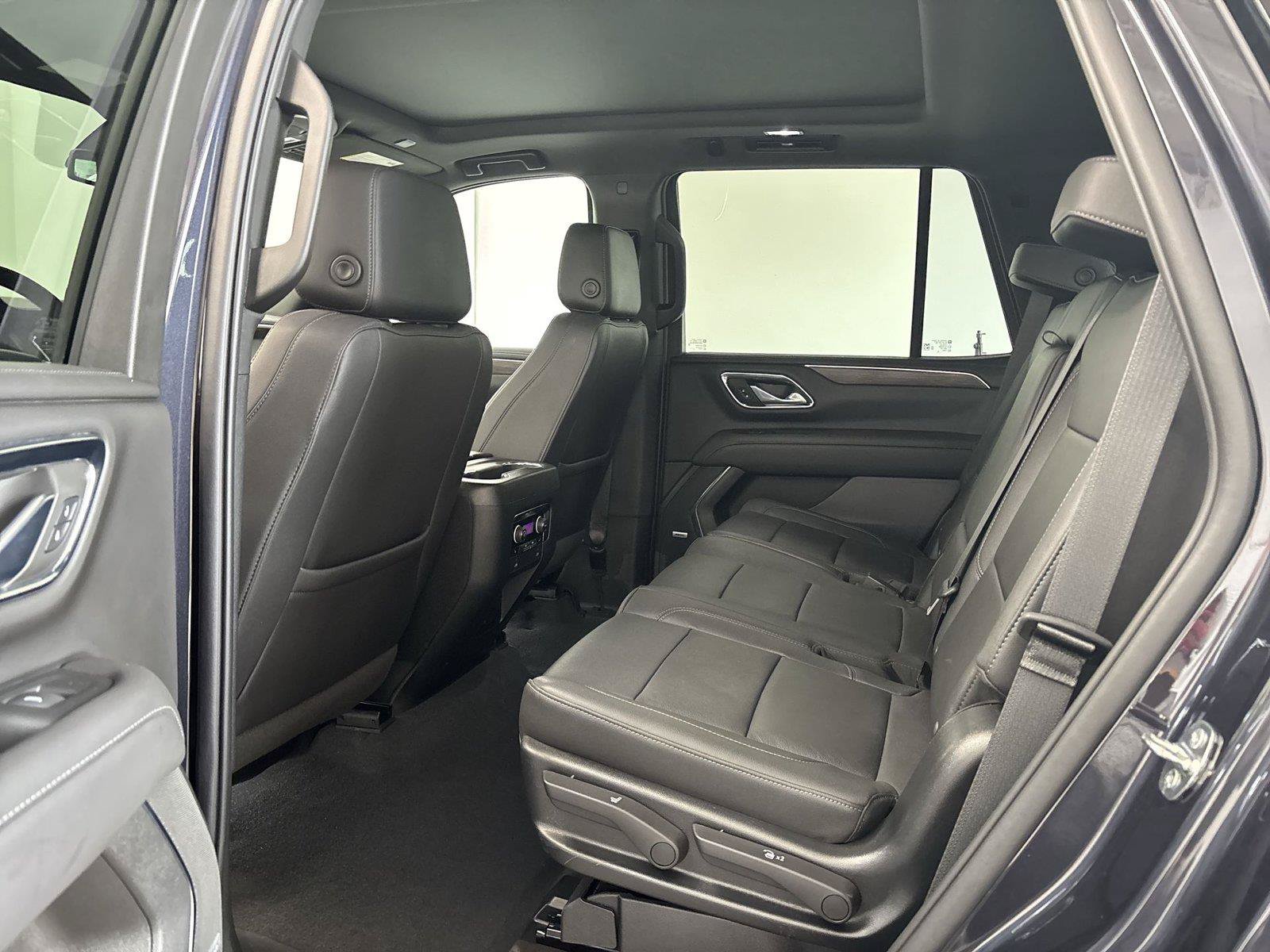 Used 2022 Chevrolet Tahoe LT w/ Luxury Package AWD/4WD image 17