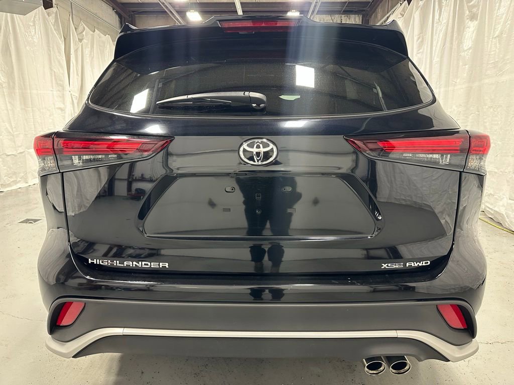Used 2025 Toyota Highlander XSE AWD/4WD image 6
