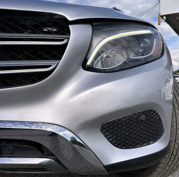 Used 2019 Mercedes-Benz GLC 300 w/ Parking Assistance Package image 9