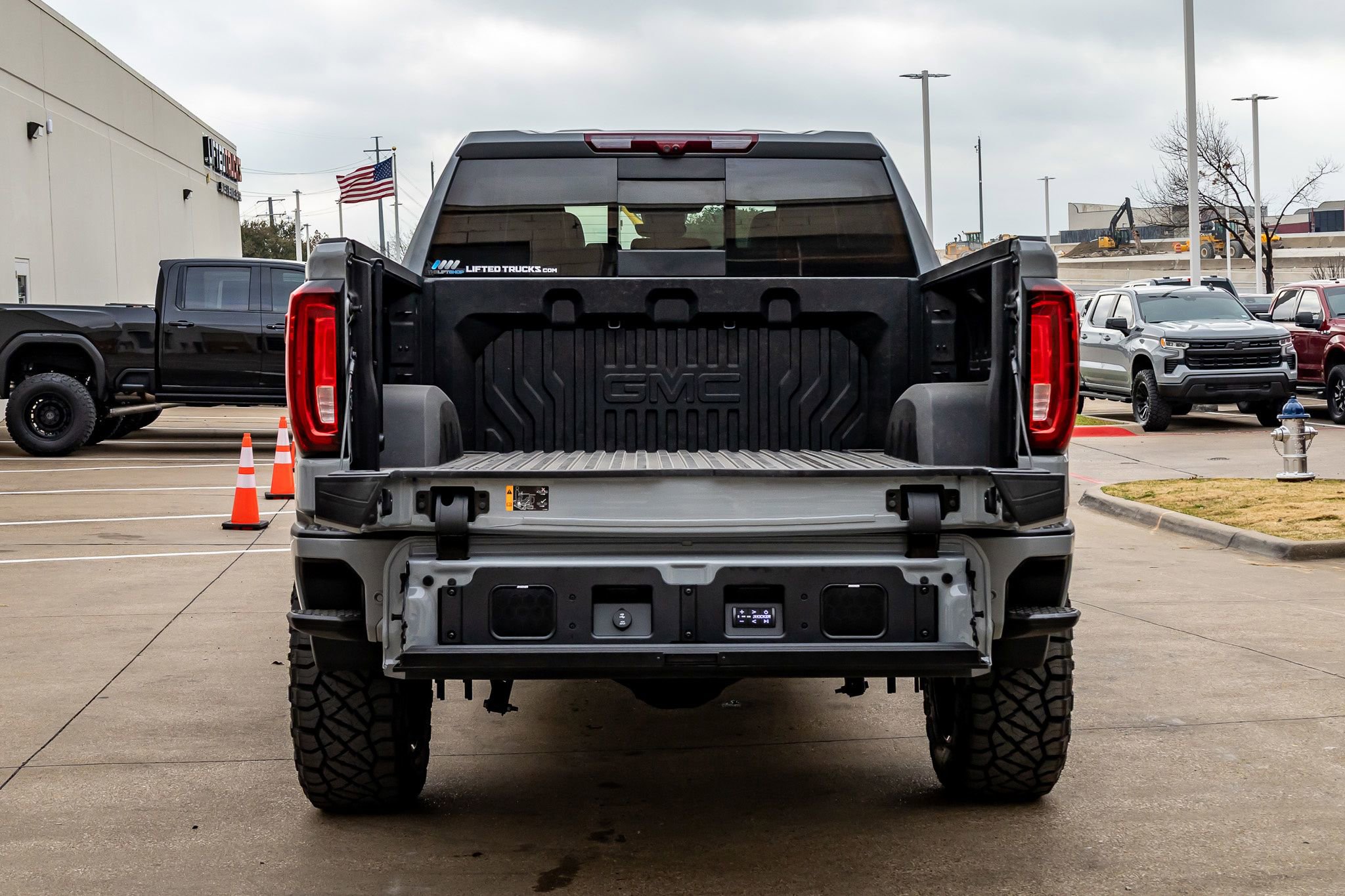 Used 2025 GMC Sierra 1500 Denali Ultimate image 9