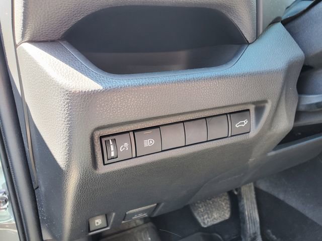 Used 2022 Toyota RAV4 SE image 22
