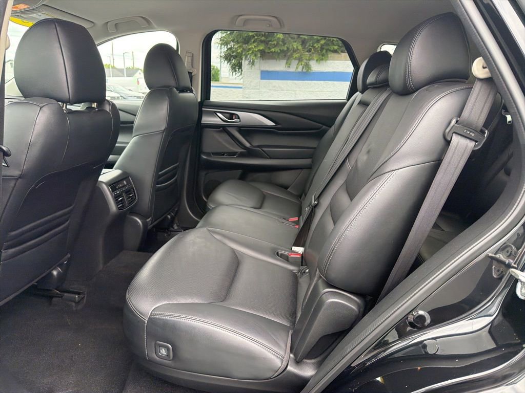 Used 2020 MAZDA CX-9 Touring AWD/4WD image 18