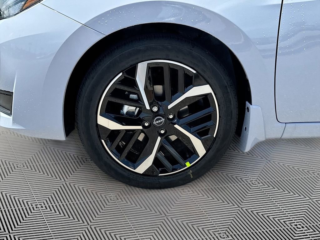 Used 2025 Nissan Versa SR w/ Trunk Package image 26