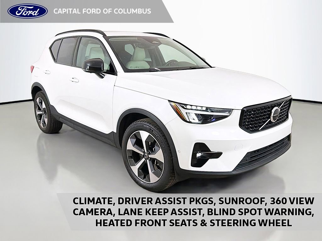 Used 2023 Volvo XC40 B5 Plus w/ Driver Assist Package image 1