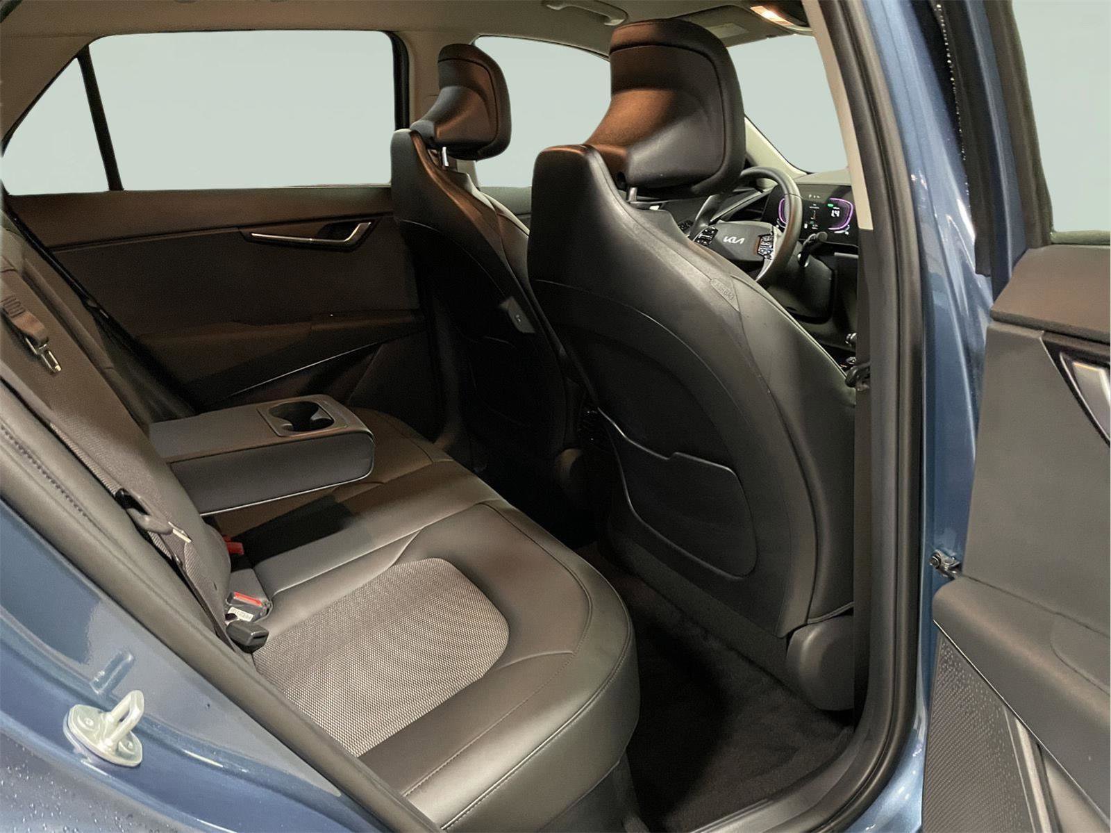 Used 2025 Kia Niro EX image 18