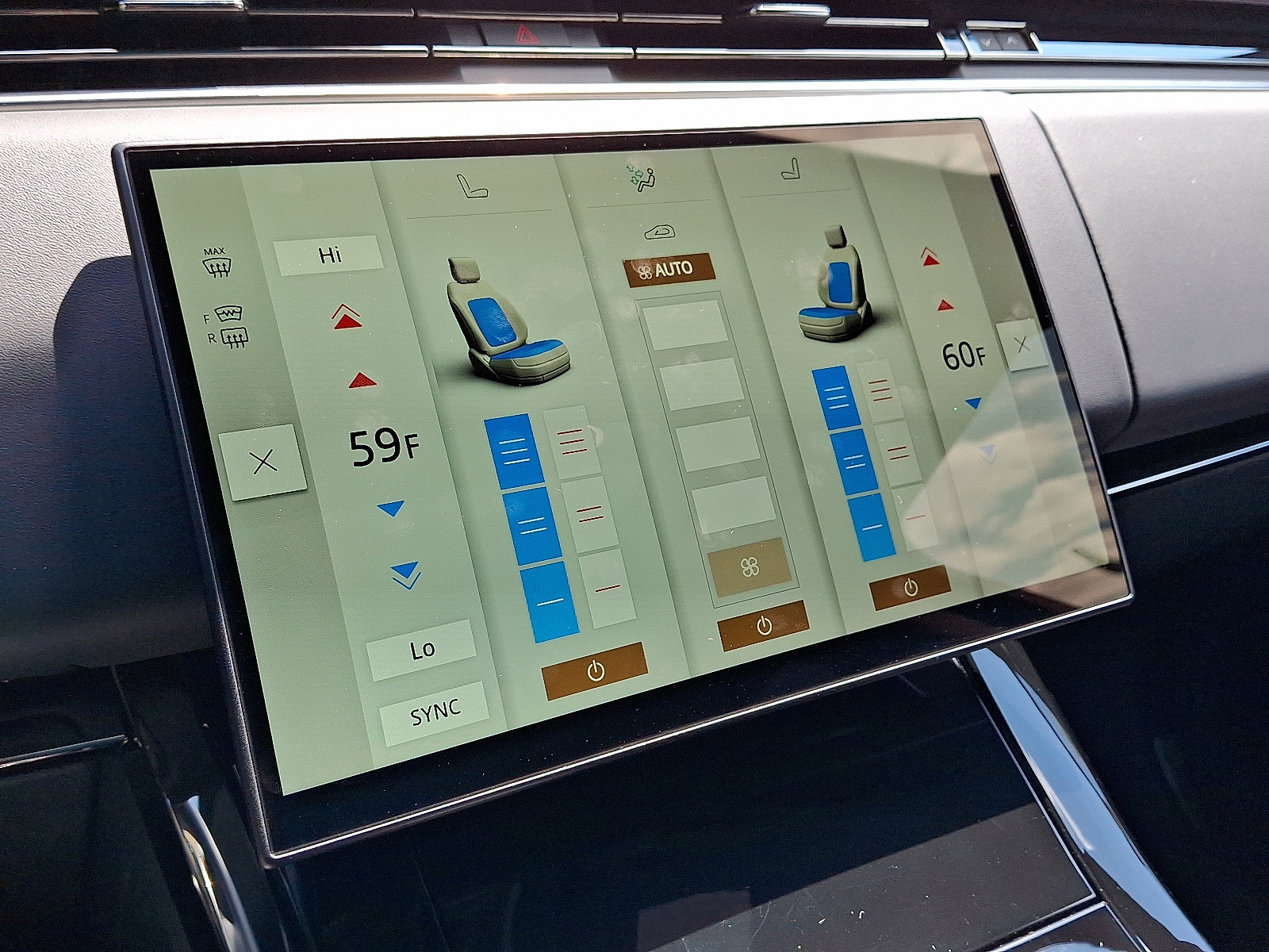 Used 2025 Land Rover Range Rover Sport SE image 17