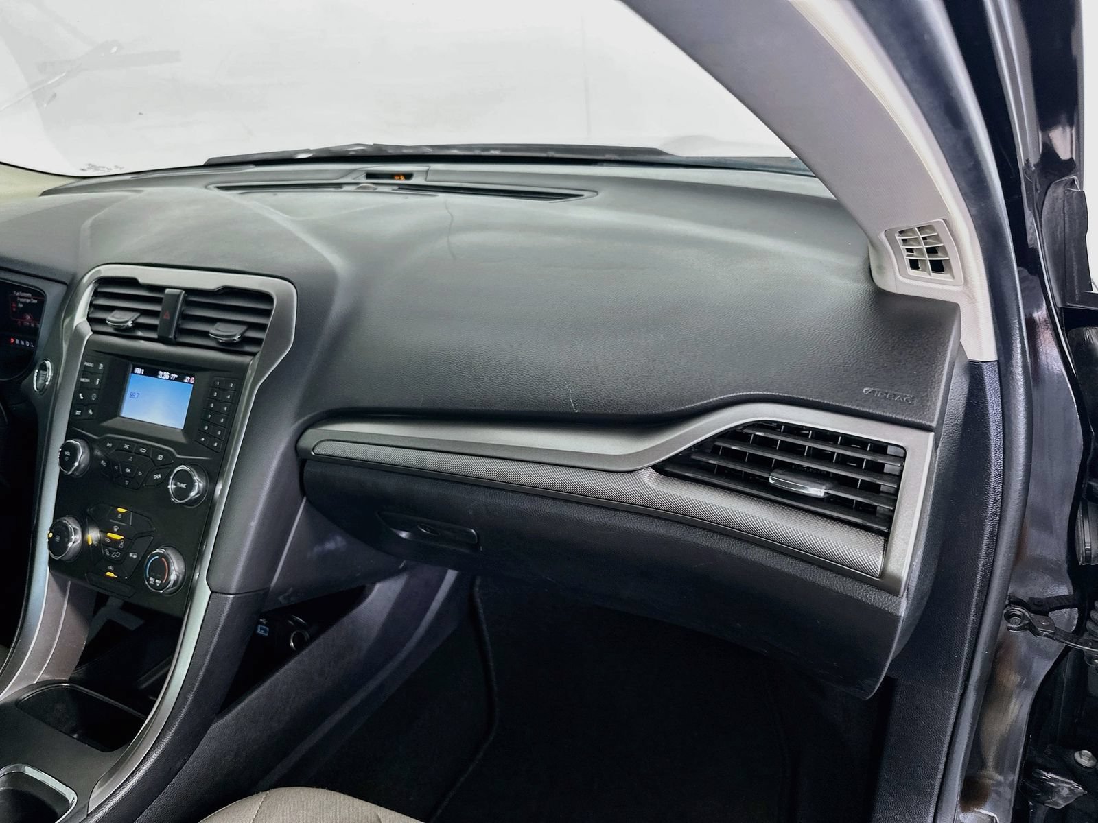 Used 2020 Ford Fusion S FWD image 27