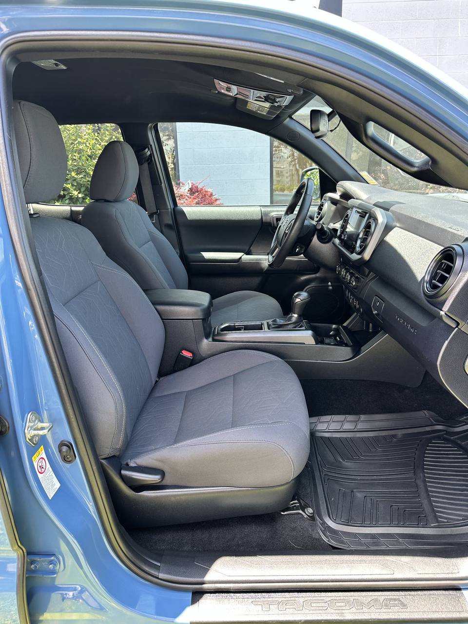 Used 2019 Toyota Tacoma TRD Off-Road w/ Technology Package AWD/4WD image 19
