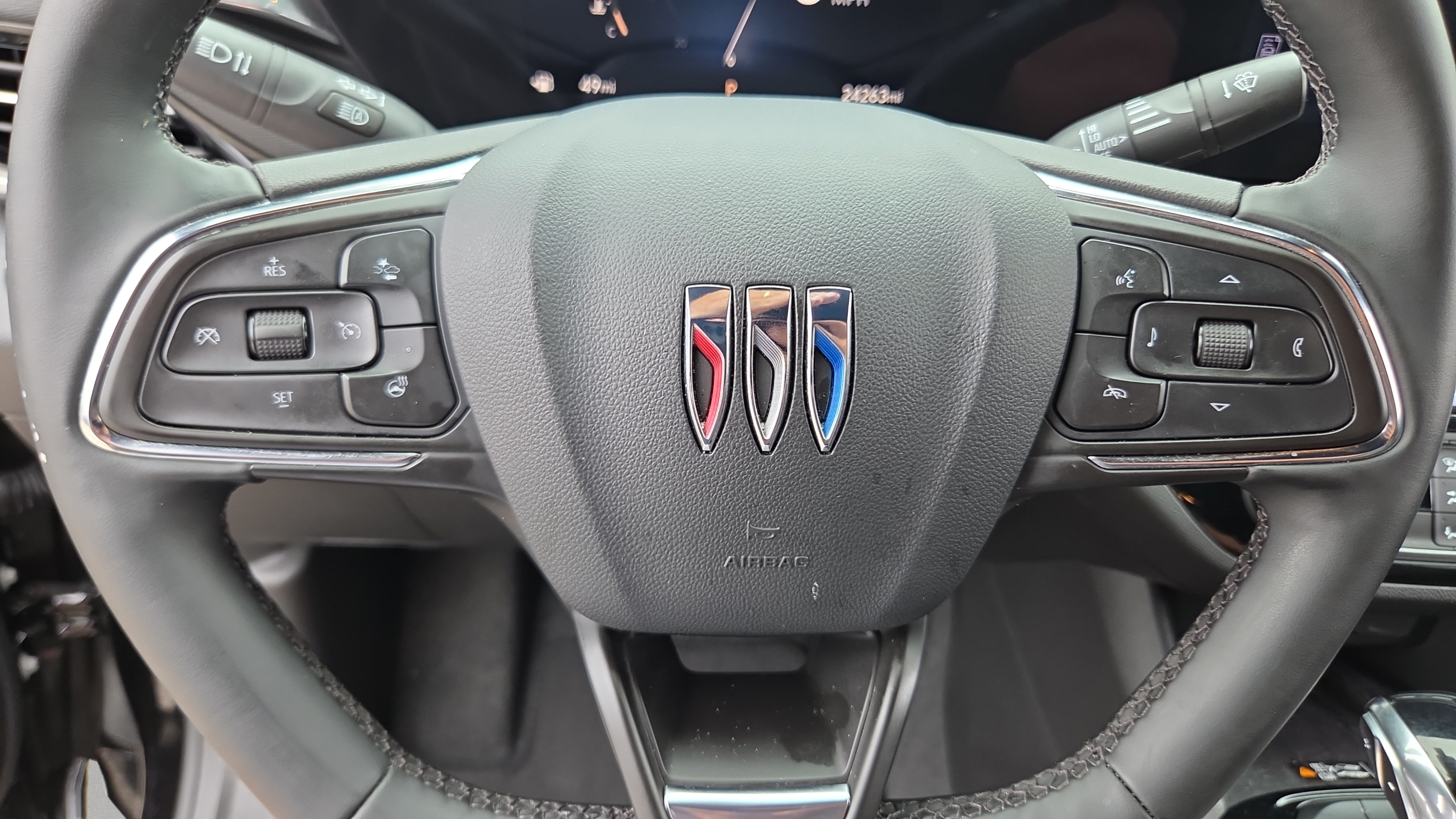 Used 2025 Buick Envista Sport Touring w/ Convenience I Package FWD image 23