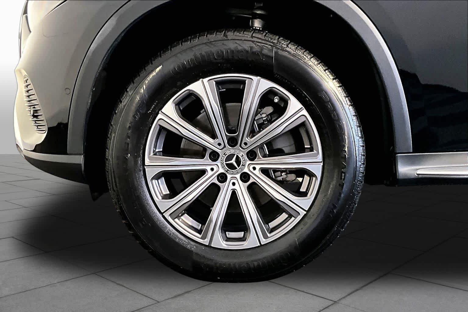 Used 2024 Mercedes-Benz GLC 300 4MATIC image 11