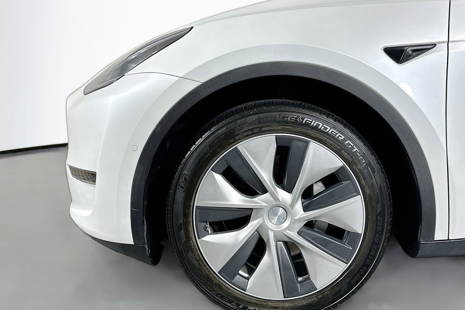 Used 2021 Tesla Model Y Long Range image 11