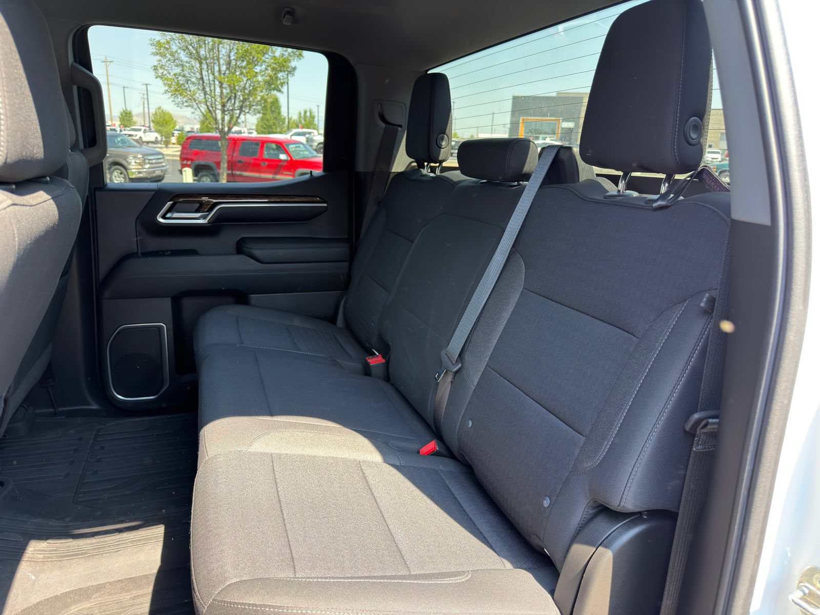 Used 2022 GMC Sierra 1500 SLE w/ X31 Off-Road Package AWD/4WD image 9