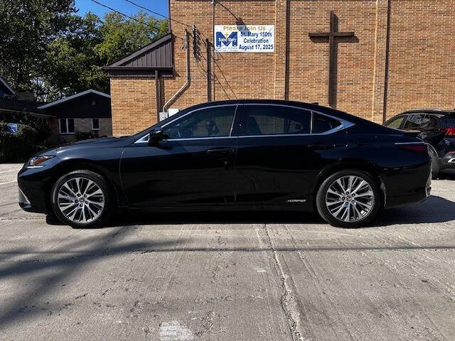 Used 2021 Lexus ES 300h w/ Premium Package image 9