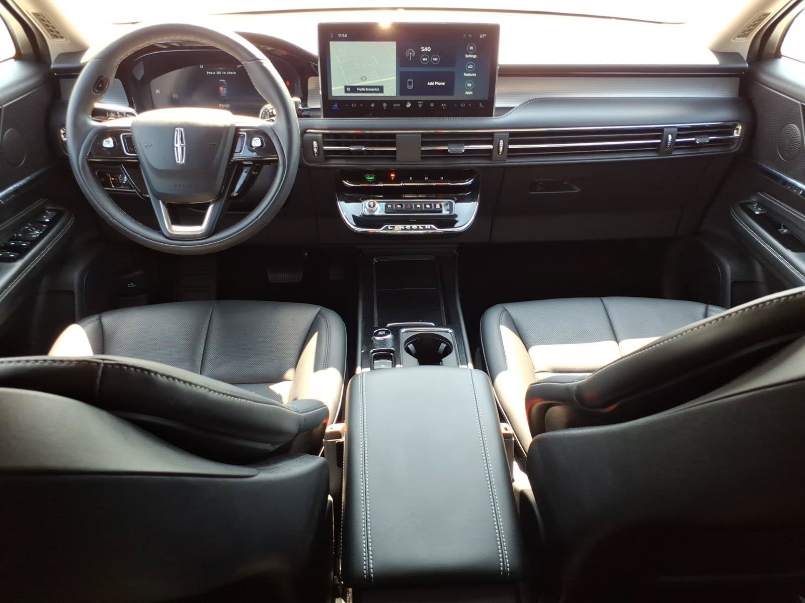 Used 2025 Lincoln Corsair AWD w/ Equipment Group 101A image 10