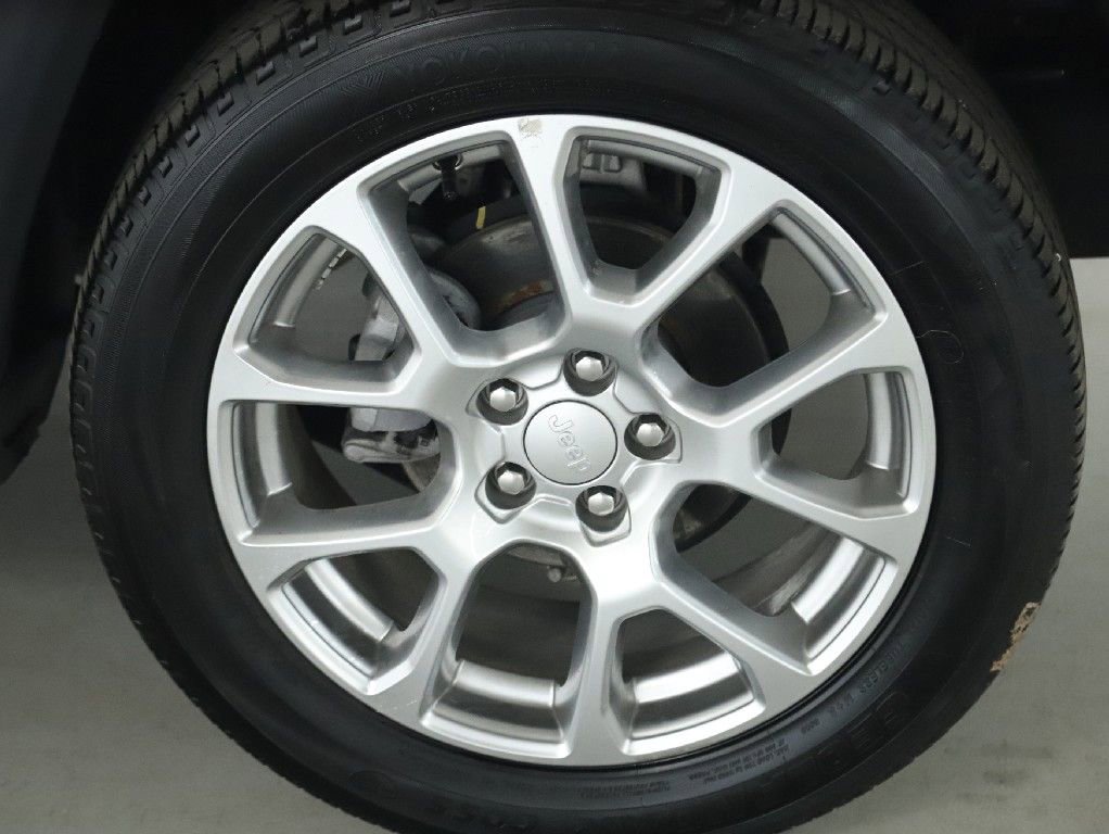 Used 2024 Jeep Compass Latitude image 39