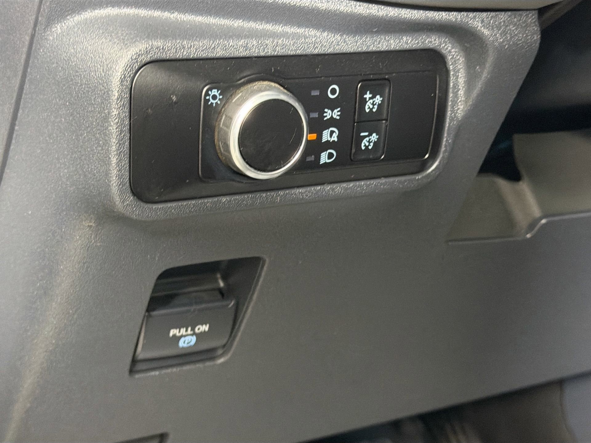 Used 2024 Ford Bronco Everglades image 11