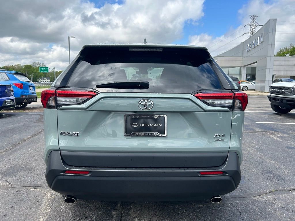 Used 2021 Toyota RAV4 XLE w/ Convenience Package AWD/4WD image 7