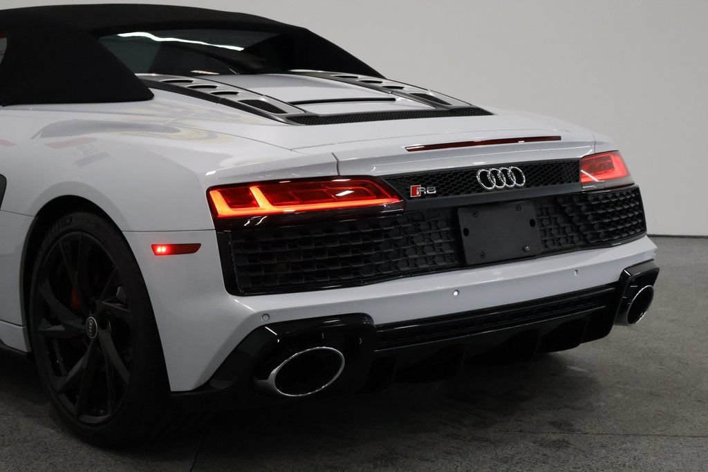 Used 2021 Audi R8 V10 w/ Premium Package RWD image 10