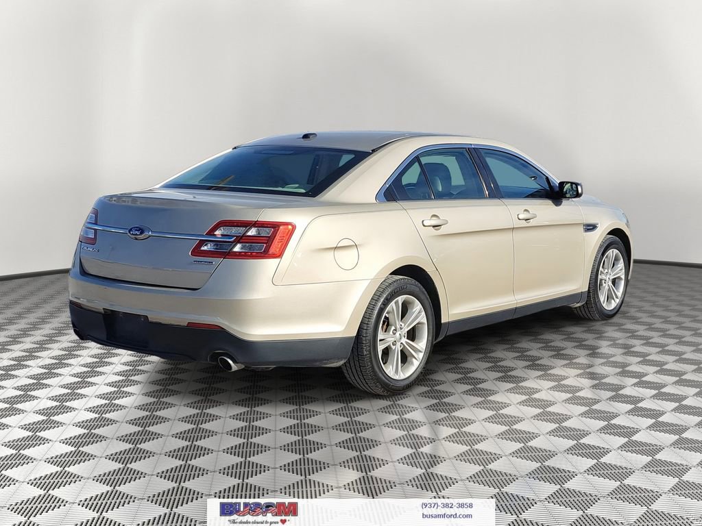 Used 2017 Ford Taurus SE FWD image 4
