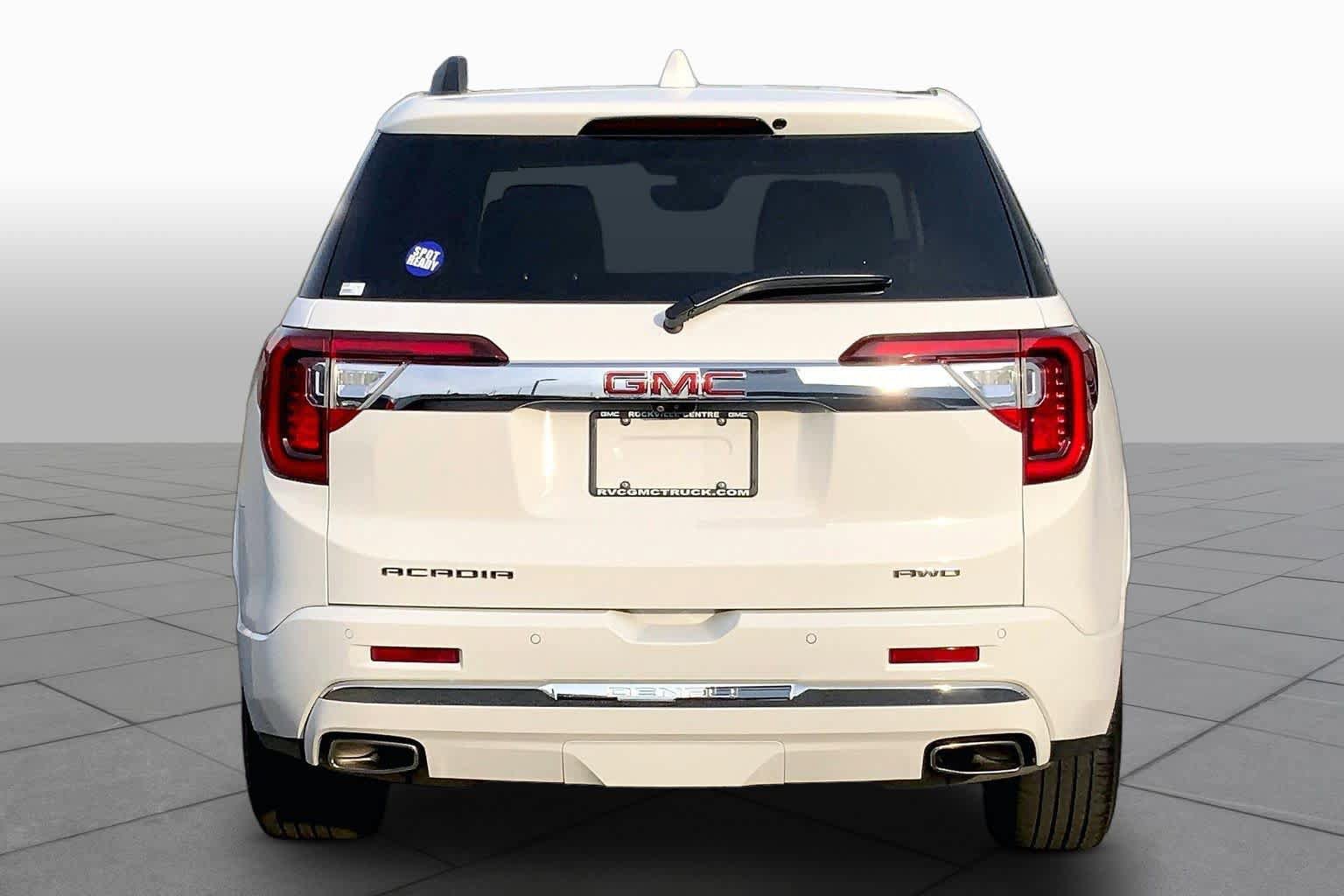 Used 2023 GMC Acadia Denali w/ Denali Ultimate Package AWD/4WD image 5