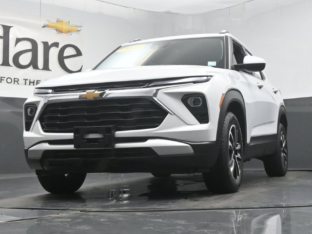 Used 2025 Chevrolet TrailBlazer LT AWD/4WD image 4