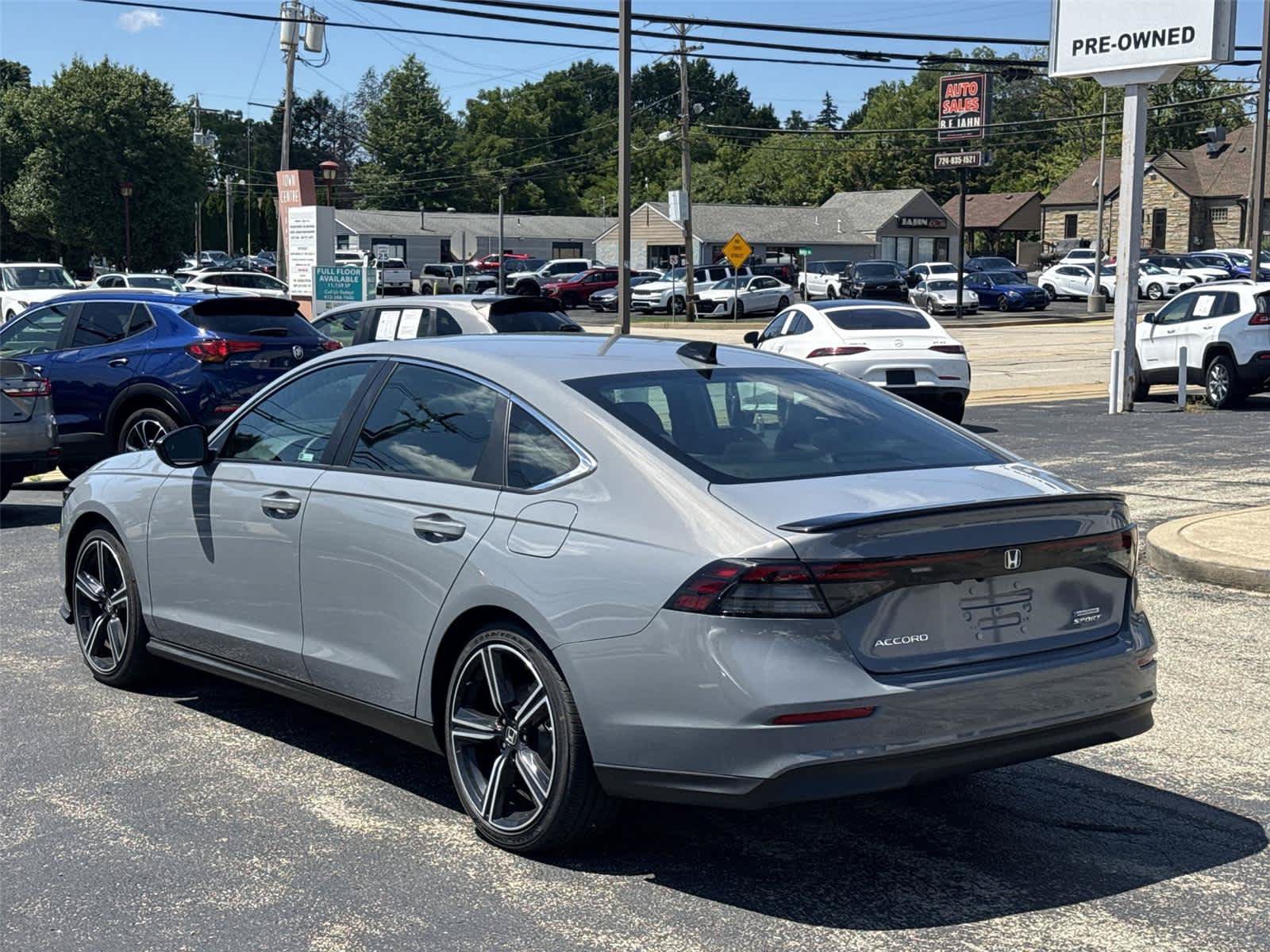 Used 2025 Honda Accord Sport image 3