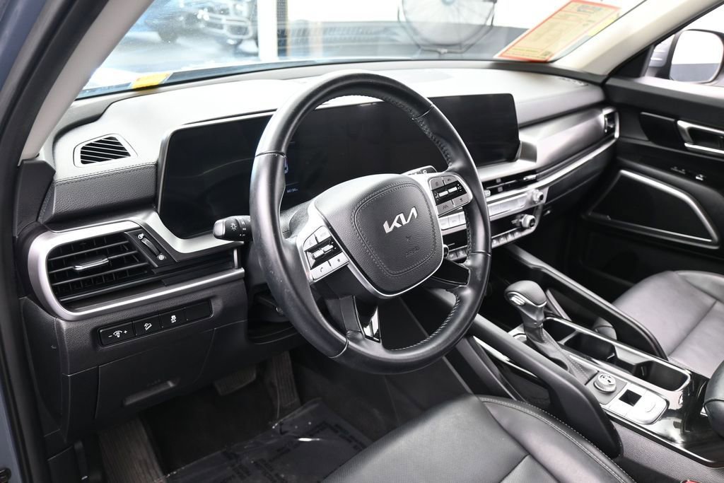 Used 2024 Kia Telluride LX FWD image 10