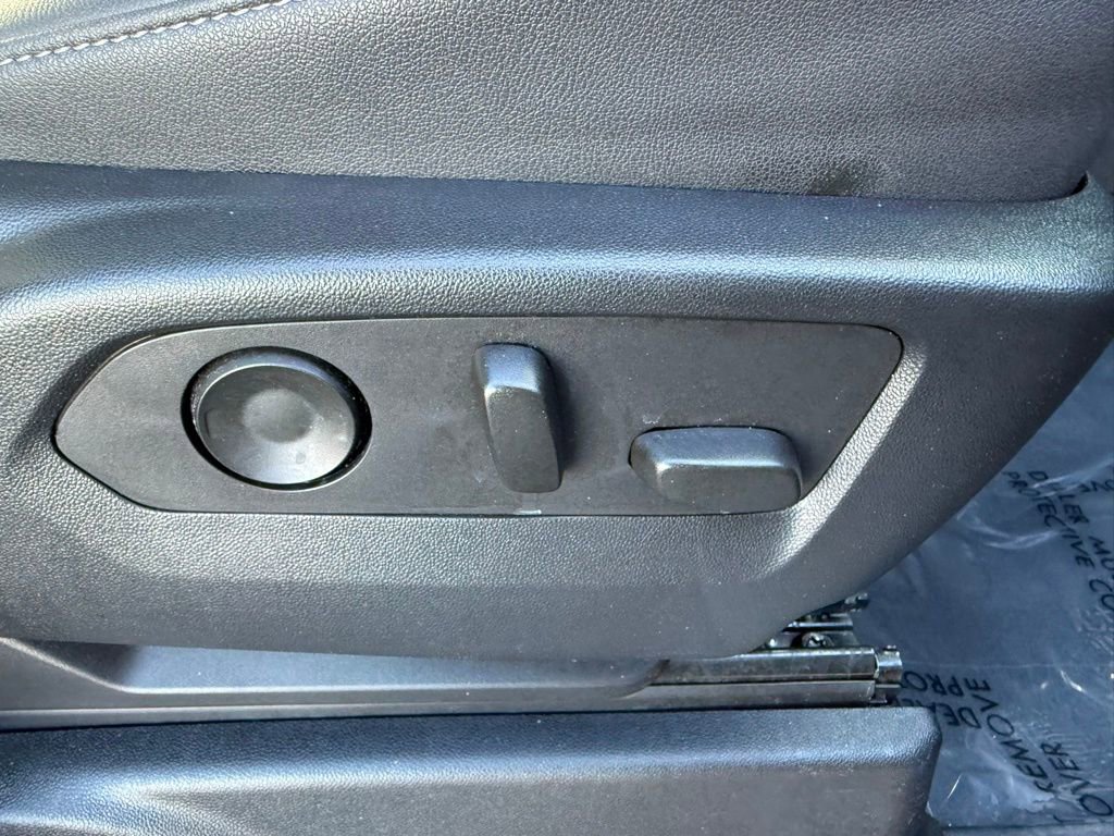 Certified 2022 Chevrolet Suburban Z71 w/ Z71 Off-Road Package image 15