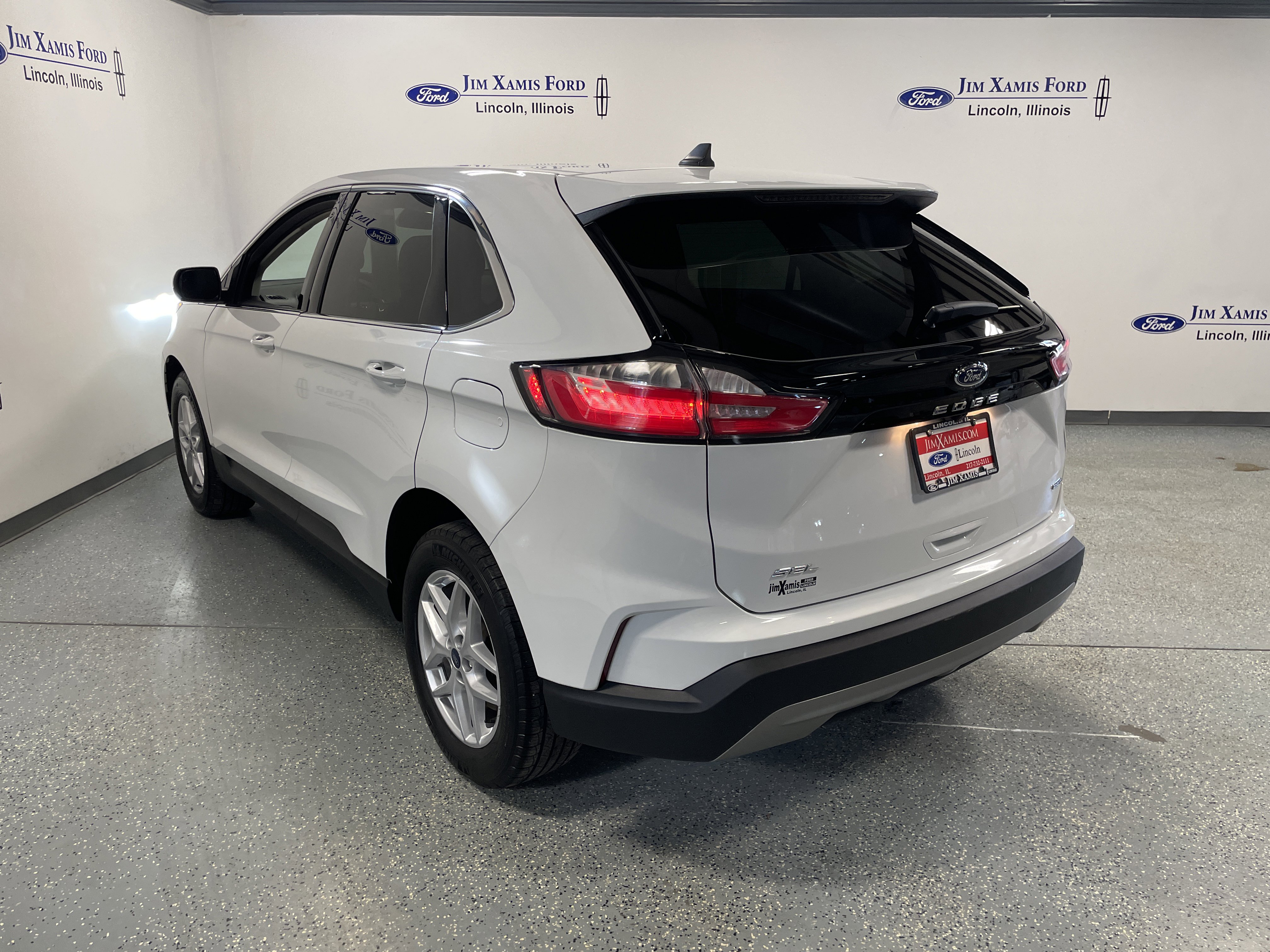 Used 2022 Ford Edge SEL w/ Convenience Package image 4