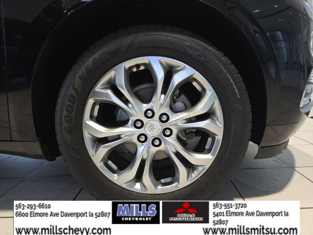 Used 2018 Buick Enclave Avenir FWD image 39
