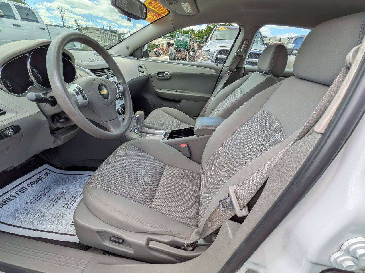Used 2009 Chevrolet Malibu Hybrid FWD image 9