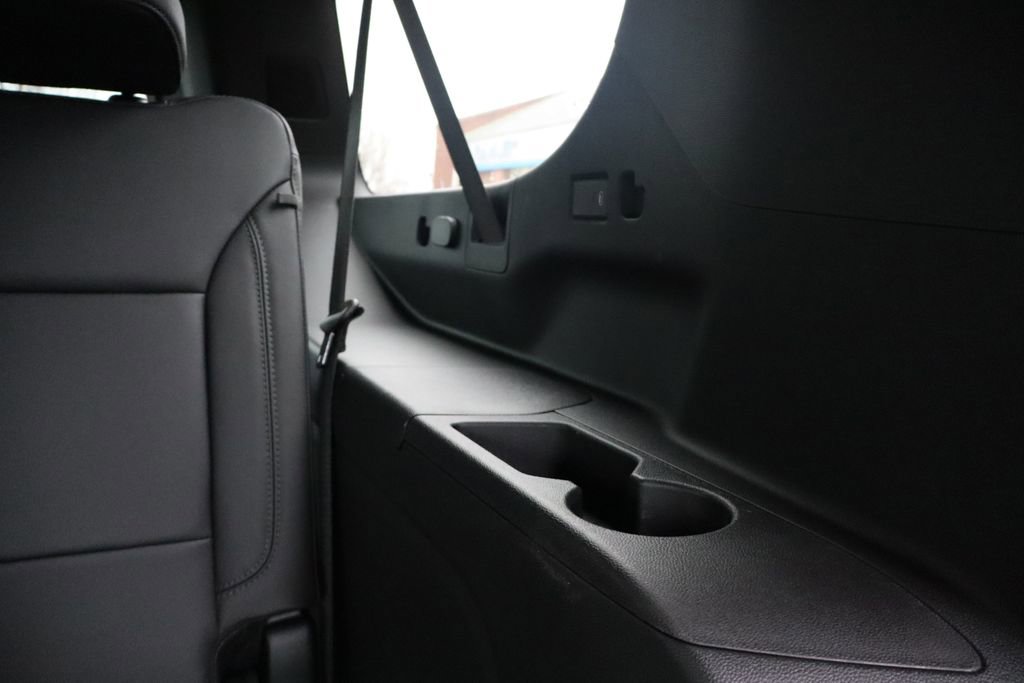 New 2026 Chevrolet Suburban LT image 43