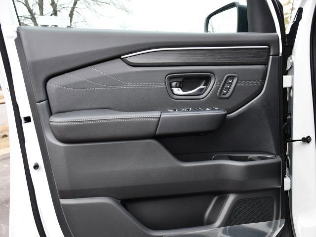 New 2026 Honda Pilot Touring image 10