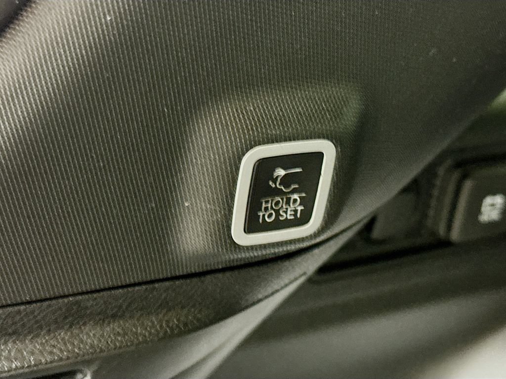 Used 2023 Jeep Grand Cherokee Altitude AWD/4WD image 31