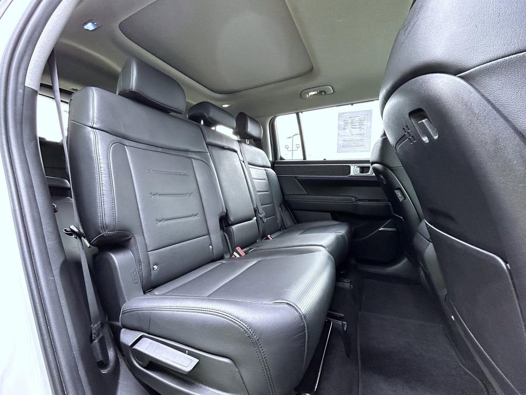 Used 2024 Hyundai Santa Fe Limited AWD/4WD image 19