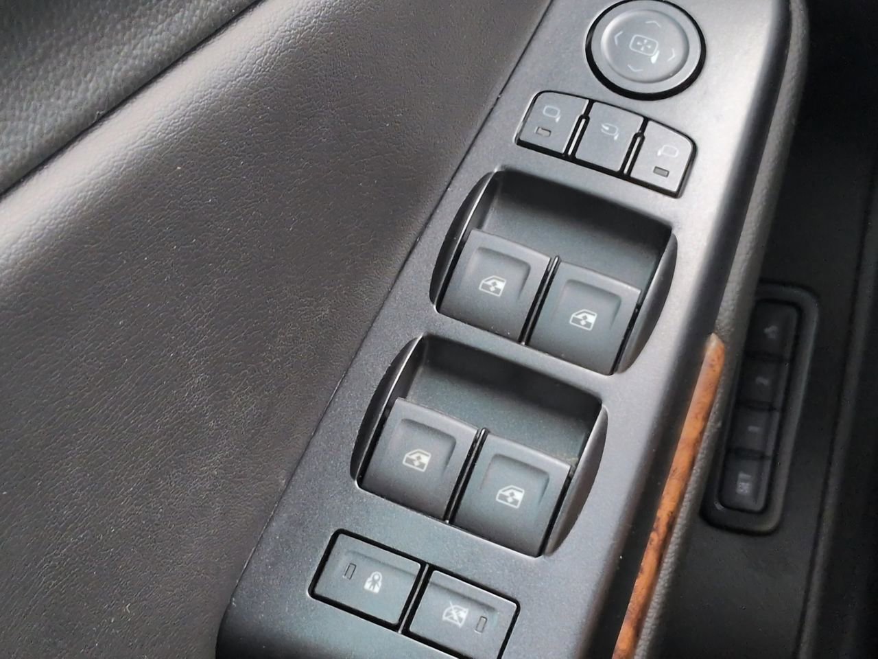 Used 2018 Chevrolet Tahoe Premier RWD image 21