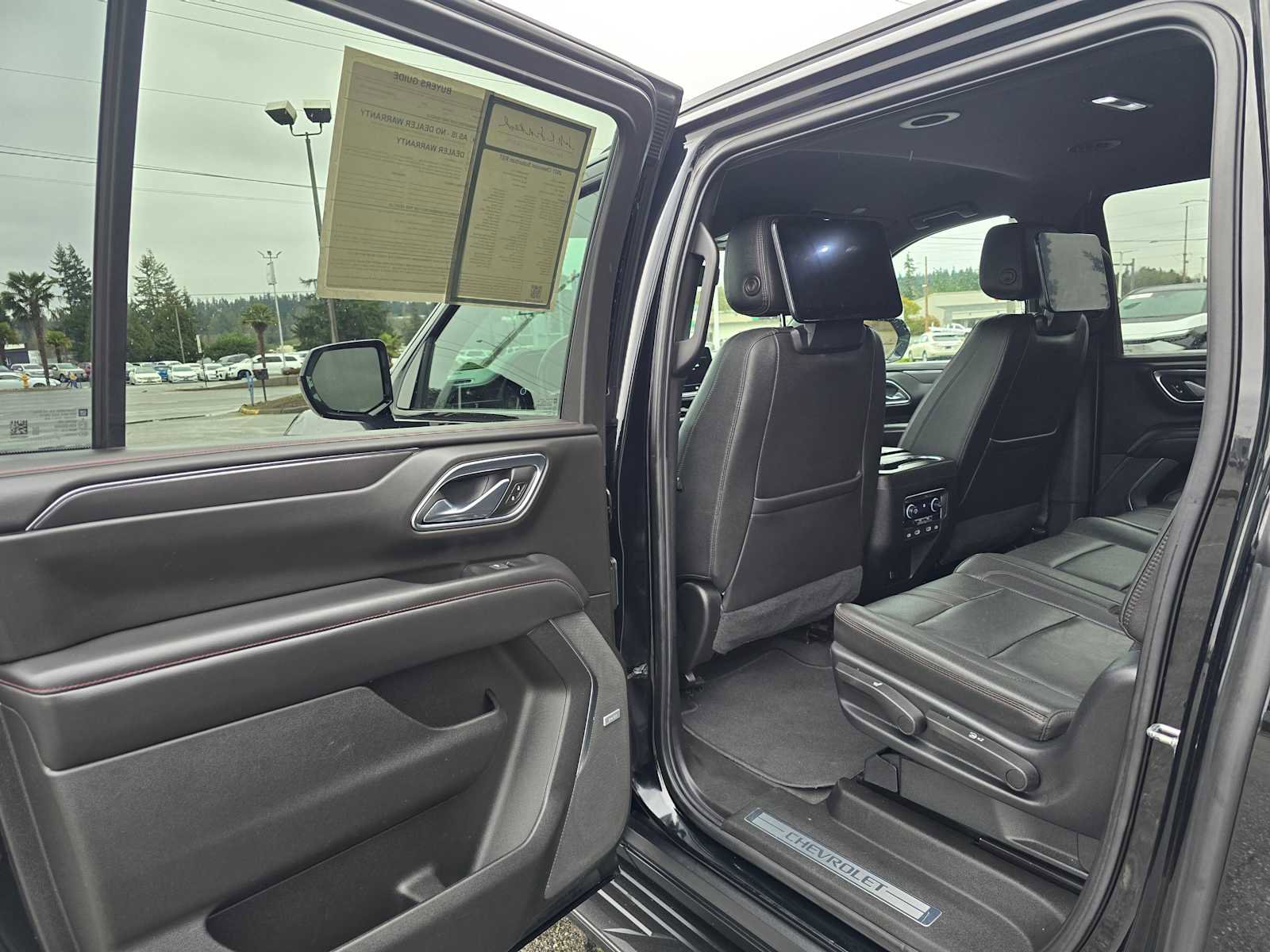 Used 2021 Chevrolet Suburban RST w/ Rear Media and Nav Package image 15