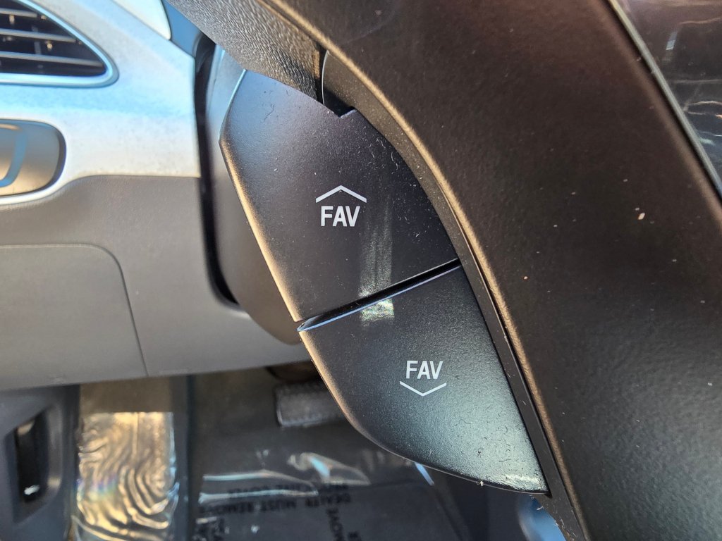 Used 2020 Chevrolet Bolt Premier w/ Infotainment Package FWD image 7