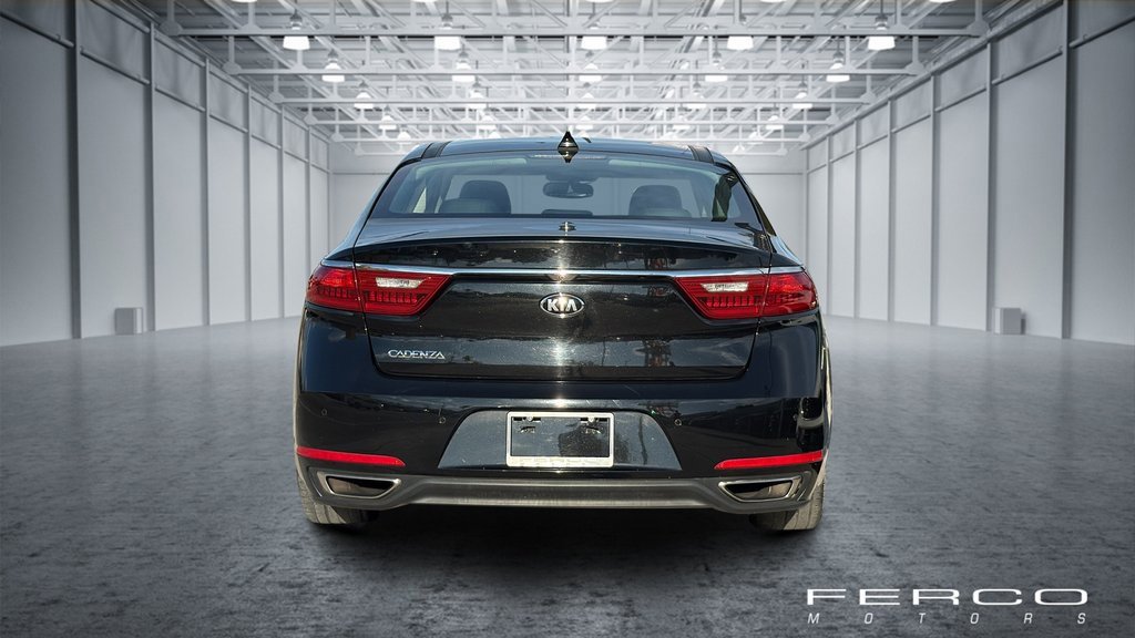 Used 2017 Kia Cadenza Premium w/ Luxury Package image 2