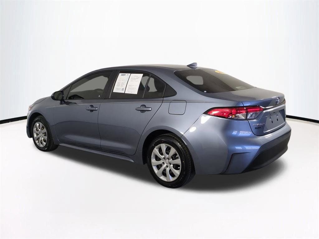 Used 2025 Toyota Corolla LE image 7