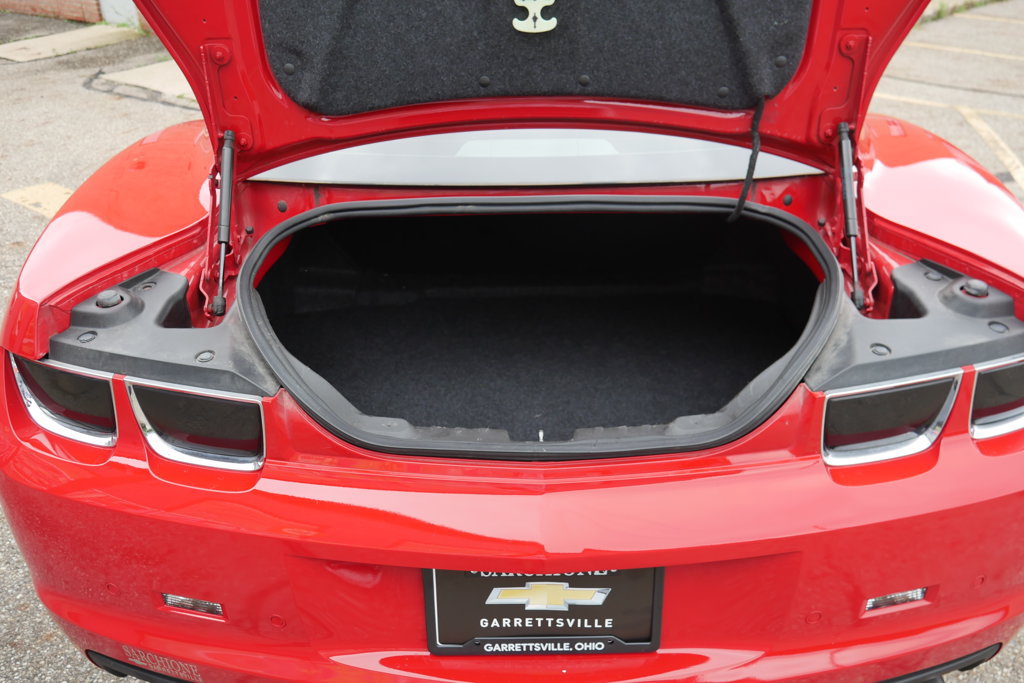 Used 2011 Chevrolet Camaro SS RWD image 7