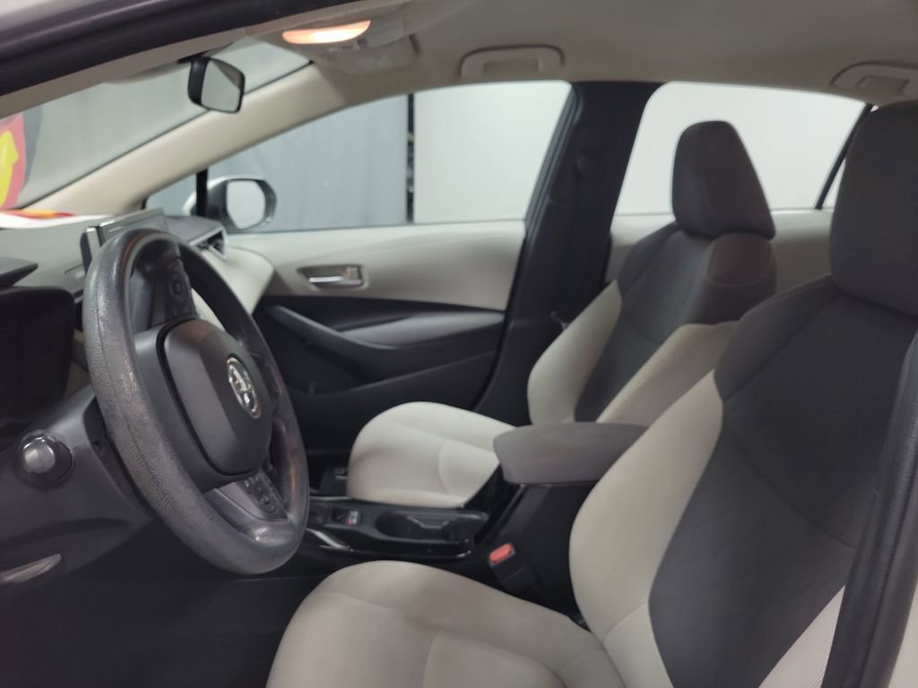 Used 2021 Toyota Corolla LE image 12