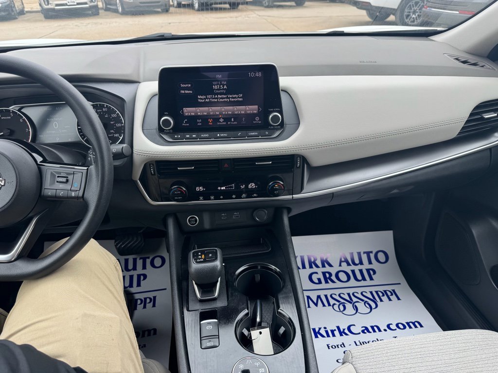 Used 2023 Nissan Rogue SV image 21