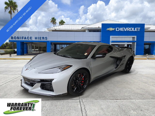 Used 2027 Chevrolet Corvette Grand Sport w/ Z52 Sport Performance Package RWD image 2