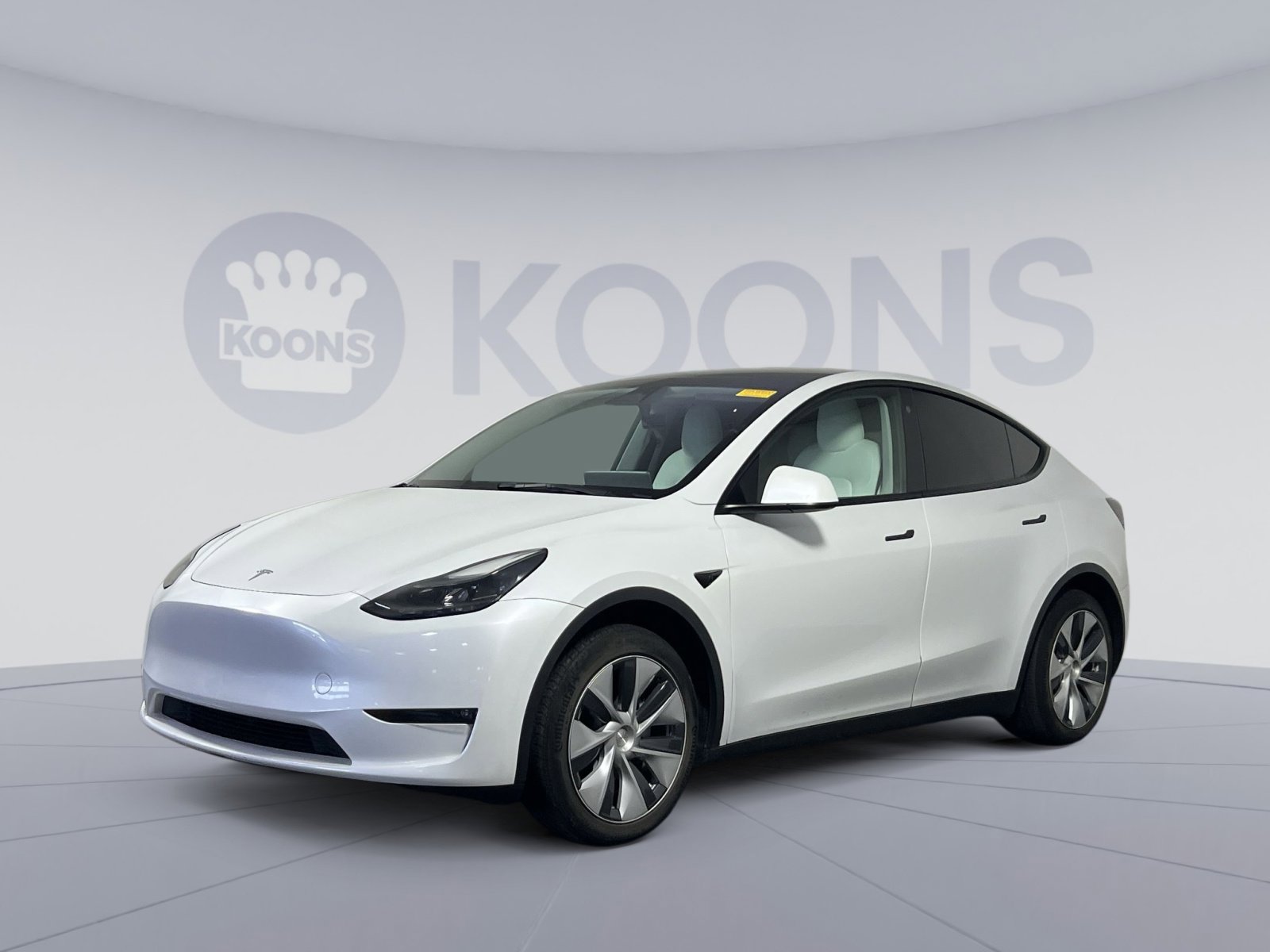 Used 2023 Tesla Model Y Long Range AWD/4WD image 1