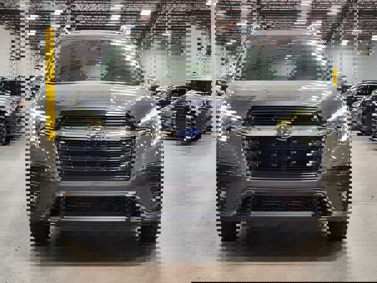 Used 2023 Subaru Ascent Limited w/ Technology Package image 2