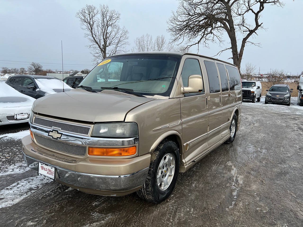 Used 2010 Chevrolet Express 1500 AWD w/ Preferred Equipment Group image 1