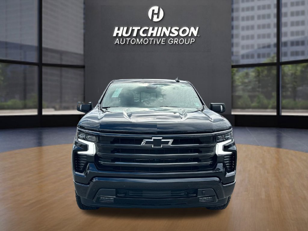 Used 2025 Chevrolet Silverado 1500 High Country w/ Midnight Edition AWD/4WD image 2