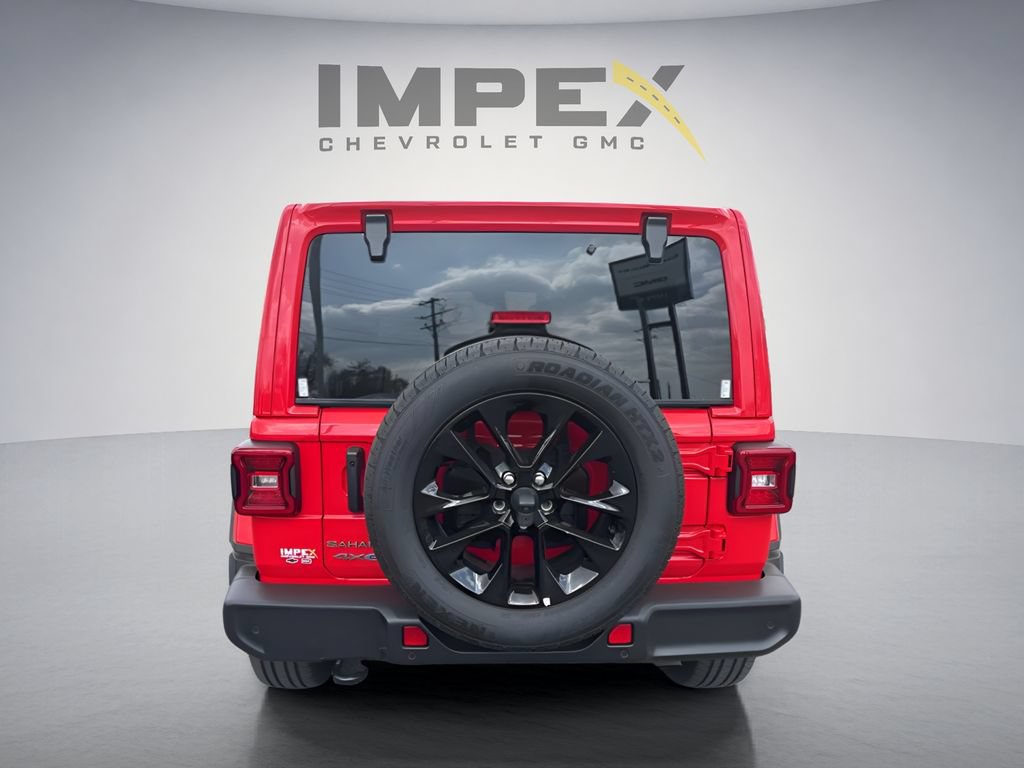 Used 2025 Jeep Wrangler Unlimited Sahara w/ Safety Group AWD/4WD image 4