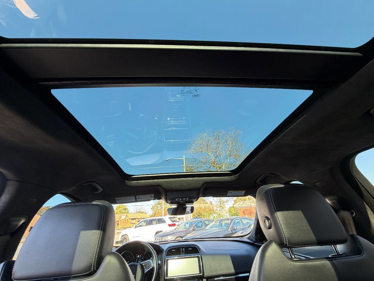 Used 2020 Jaguar F-PACE S image 32